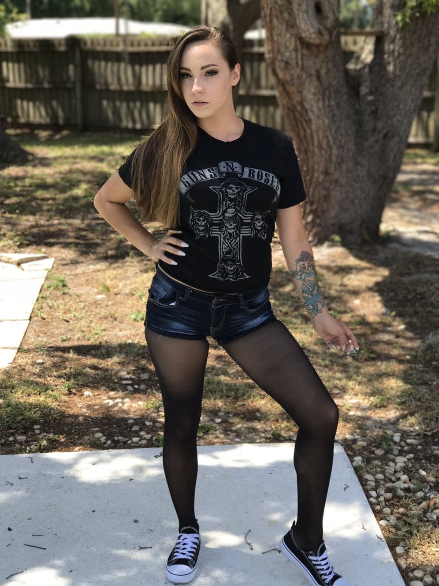 Rossiyadagi nudist plyajida porno